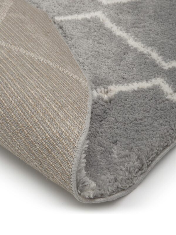 Polypropylene Round Shaggy Carpet - Close View